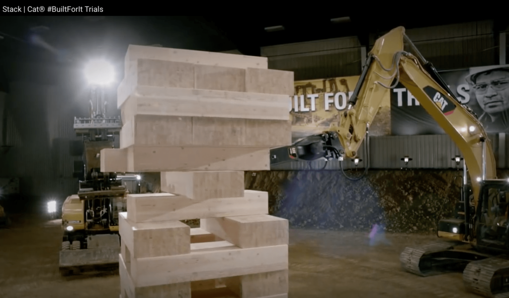 Let's play Jenga. Caterpillar erlangte mit seiner "Built for it"-Kampagne virale Reichweite.