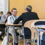 Persönlicher Austausch mit Medizinstudenten und angehenden Ärzten beim Karriere-Kongress Operation Karriere in München, © Klaus D. Wolf