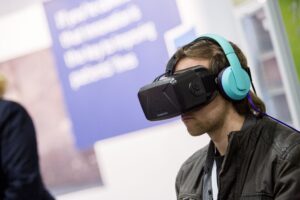 Boehringer Ingelheim setzt die VR-Technologie auf Messen ein. ©Abbildung: Boehringer Ingelheim