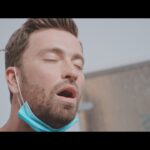 Der Rapper Marteria spielt im Werbefilm für eine Zahnarztpraxis mit.